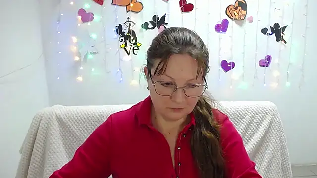 VanessaHotts online show from February 28, 2025, 12:42 pm
