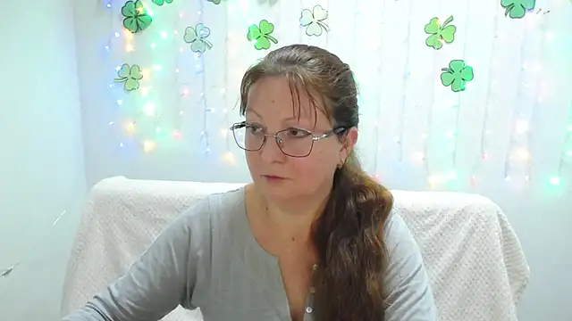 VanessaHotts online show from March 21, 2025, 9:12 am