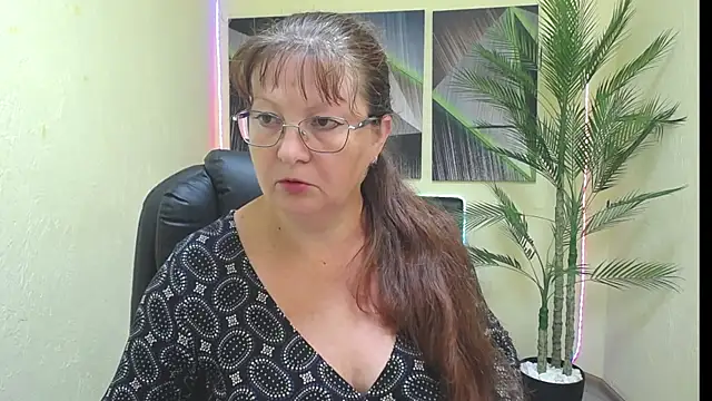 VanessaHotts online show from July 10, 2026, 5:01 am