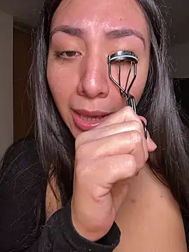 Snapshot of BustiBunny69 chatting on January 14, 2026, 3:50 pm BustiBunny69 online show from January 14, 2026, 3:50 pm