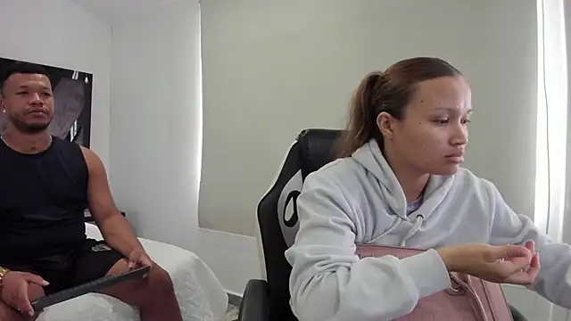 Snapshot of AnnieAndStefan chatting on February 15, 2026, 1:52 pm AnnieAndStefan online show from February 15, 2026, 1:52 pm