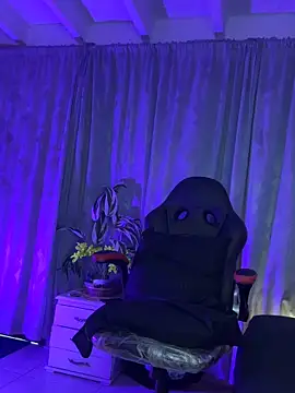 lonely shewolf online show from April 22, 2026, 5:47 pm