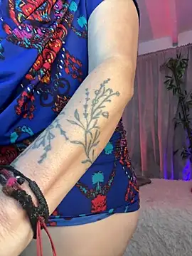lonely shewolf online show from May 27, 2026, 5:32 pm