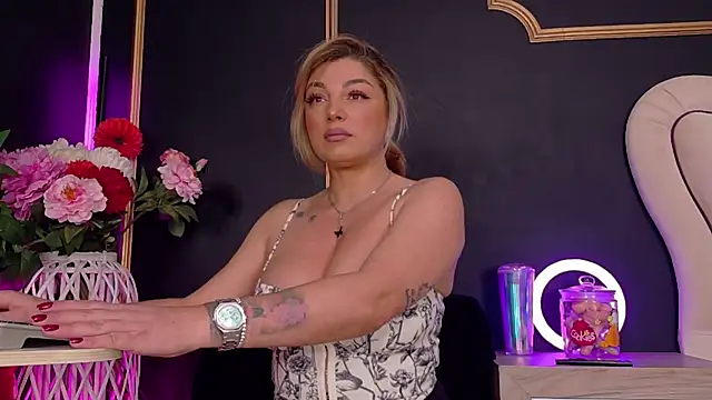 Snapshot of DeeaDiamondd chatting on January 15, 2026, 8:01 pm DeeaDiamondd online show from January 15, 2026, 8:01 pm