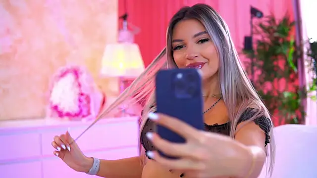 ArtTeasee online show from October 9, 2025, 9:07 am