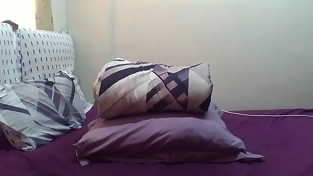 AddictiveAssCurves online show from October 4, 2025, 9:29 am