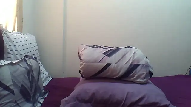 AddictiveAssCurves online show from October 17, 2025, 8:28 am