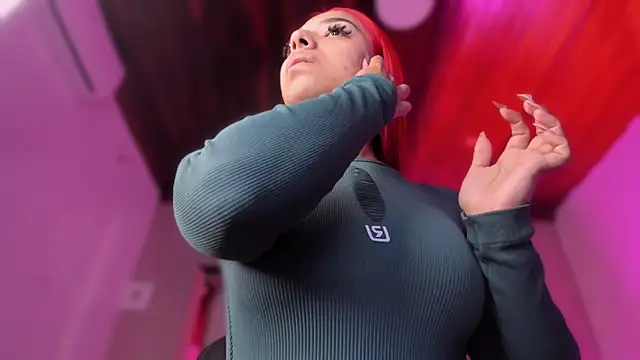 Snapshot of Emmily_Savage chatting on December 22, 2025, 12:02 pm Emmily Savage online show from December 22, 2025, 12:02 pm