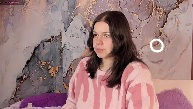 Snapshot of Mey_moon chatting on February 5, 2026, 3:33 am Mey moon online show from February 5, 2026, 3:33 am