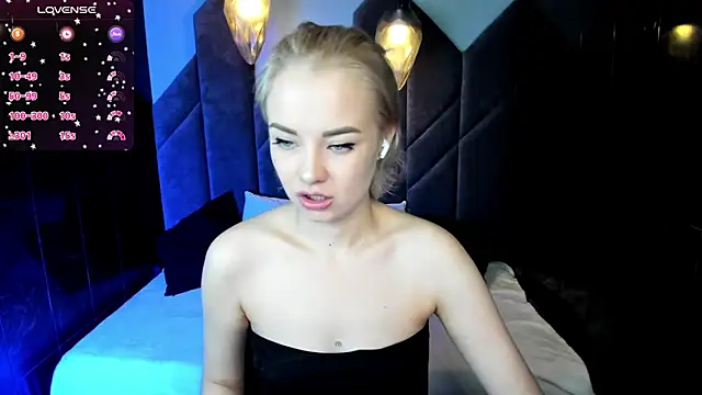 Snapshot of StephanieSweety chatting on February 25, 2025, 10:29 pm StephanieSweety online show from February 25, 2025, 10:29 pm