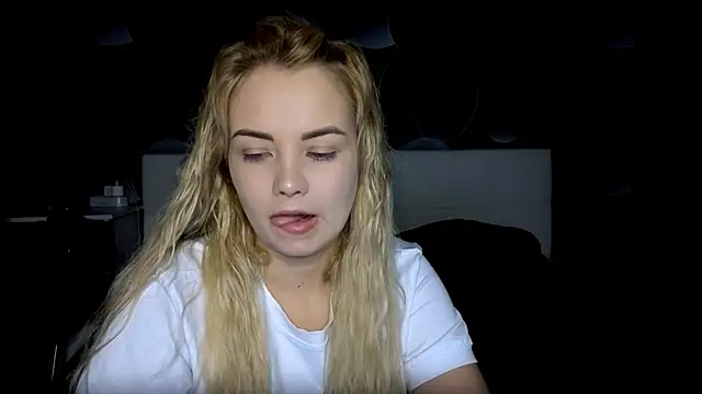 Snapshot of StephanieSweety chatting on November 20, 2025, 6:57 am StephanieSweety online show from November 20, 2025, 6:57 am