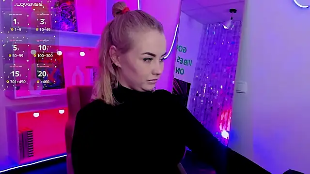 Snapshot of StephanieSweety chatting on February 25, 2026, 5:44 pm StephanieSweety online show from February 25, 2026, 5:44 pm