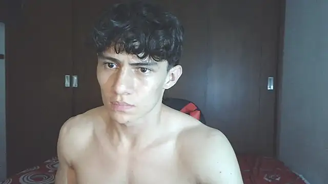 aresholland online show from November 9, 2025, 3:27 am