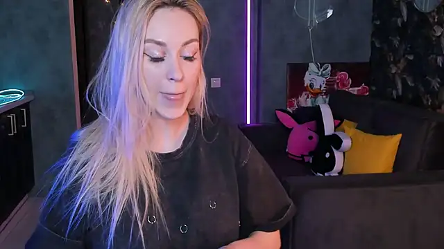 Snapshot of Blckmirrorr chatting on February 2, 2026, 1:59 am Blckmirrorr online show from February 2, 2026, 1:59 am