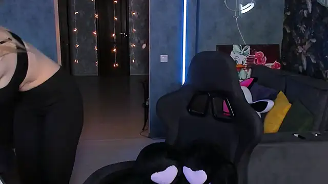 Snapshot of Blckmirrorr chatting on February 15, 2026, 2:47 pm Blckmirrorr online show from February 15, 2026, 2:47 pm