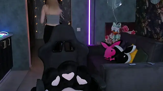 Snapshot of Blckmirrorr chatting on February 21, 2026, 2:23 am Blckmirrorr online show from February 21, 2026, 2:23 am