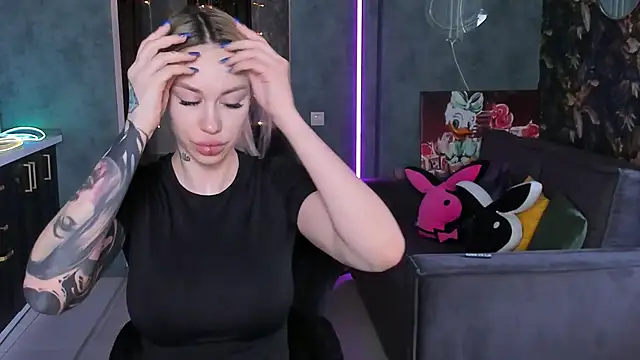 Snapshot of Blckmirrorr chatting on February 22, 2026, 4:46 am Blckmirrorr online show from February 22, 2026, 4:46 am