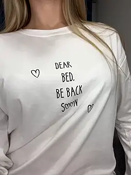 Miya Nika online show from March 3, 2025, 11:35 pm