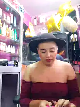 Snapshot of TamySweetness chatting on February 16, 2025, 2:21 pm TamySweetness online show from February 16, 2025, 2:21 pm