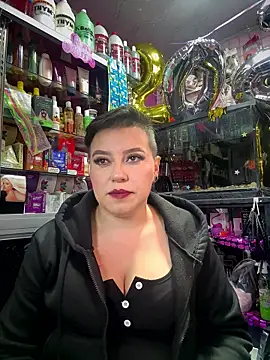 Snapshot of TamySweetness chatting on January 15, 2026, 2:43 pm TamySweetness online show from January 15, 2026, 2:43 pm