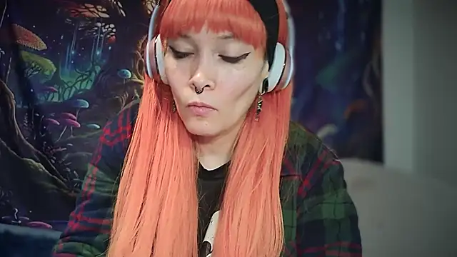 FRRANNKIE online show from November 19, 2025, 9:59 pm