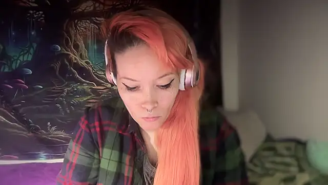 Snapshot of FRRANNKIE chatting on January 7, 2026, 11:01 am FRRANNKIE online show from January 7, 2026, 11:01 am