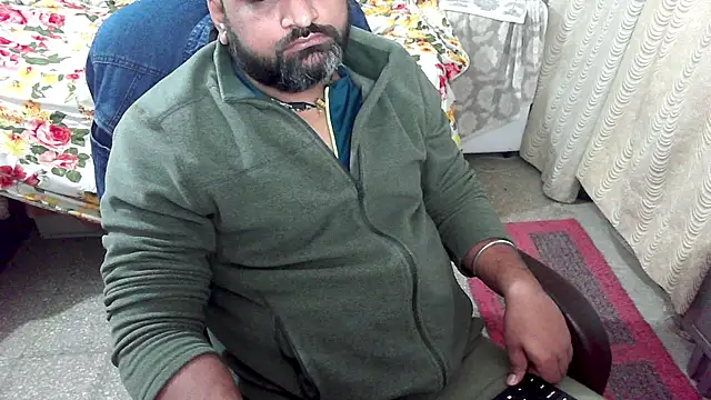 Snapshot of rentarob chatting on December 18, 2025, 5:08 pm rentarob online show from December 18, 2025, 5:08 pm