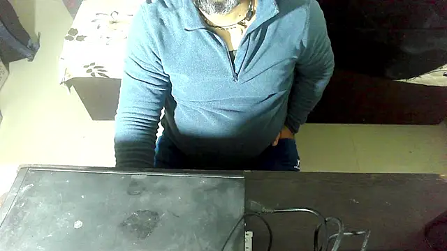 Snapshot of rentarob chatting on January 9, 2026, 5:04 pm rentarob online show from January 9, 2026, 5:04 pm