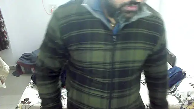 Snapshot of rentarob chatting on January 15, 2026, 12:15 am rentarob online show from January 15, 2026, 12:15 am