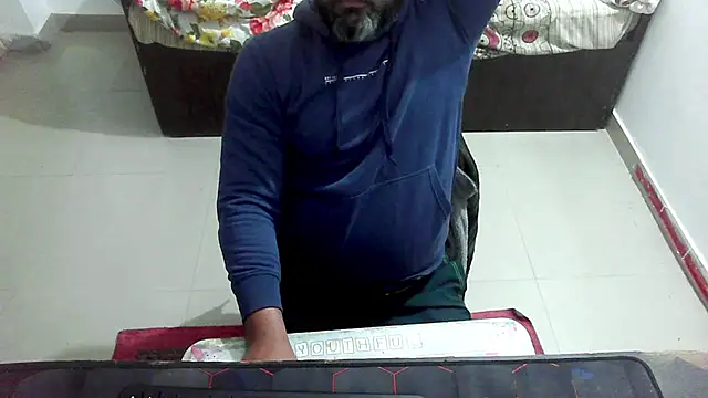 Snapshot of rentarob chatting on February 9, 2026, 7:18 pm rentarob online show from February 9, 2026, 7:18 pm