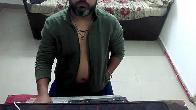 Snapshot of rentarob chatting on February 11, 2026, 6:35 pm rentarob online show from February 11, 2026, 6:35 pm