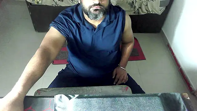 Snapshot of rentarob chatting on February 17, 2026, 5:19 pm rentarob online show from February 17, 2026, 5:19 pm