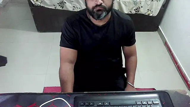 Snapshot of rentarob chatting on February 19, 2026, 7:32 pm rentarob online show from February 19, 2026, 7:32 pm