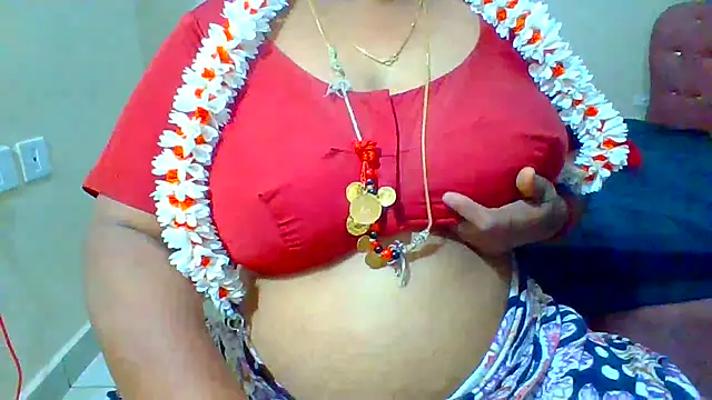 Snapshot of archanatelugu9 chatting on January 5, 2026, 6:11 pm archanatelugu9 online show from January 5, 2026, 6:11 pm