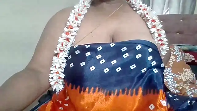 Snapshot of archanatelugu9 chatting on February 10, 2026, 5:33 am archanatelugu9 online show from February 10, 2026, 5:33 am