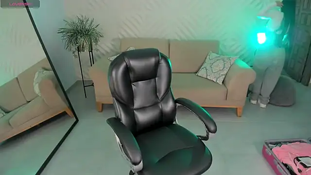 Snapshot of MileyCruz_ chatting on February 19, 2026, 9:55 pm MileyCruz online show from February 19, 2026, 9:55 pm