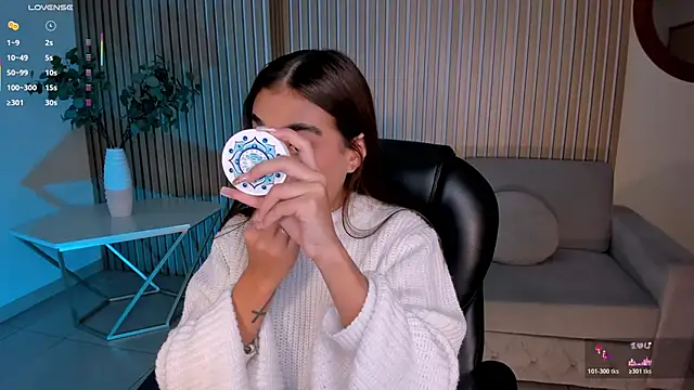 Snapshot of DannaCruz chatting on January 14, 2026, 8:03 pm DannaCruz online show from January 14, 2026, 8:03 pm