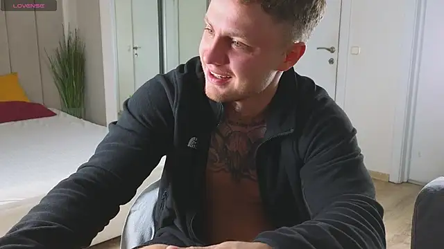 Snapshot of more__than__love chatting on January 10, 2026, 5:42 am more than love online show from January 10, 2026, 5:42 am