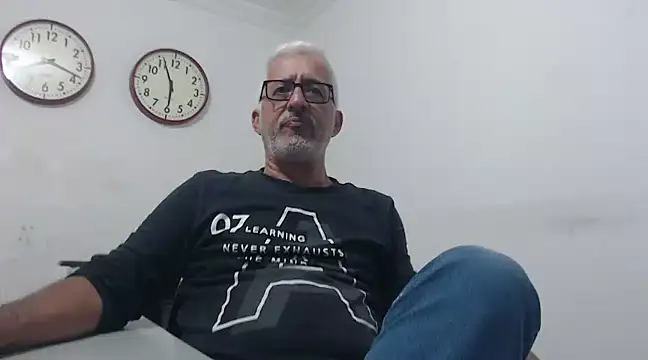 Snapshot of cenizo10124 chatting on December 16, 2024, 10:56 pm cenizo10124 online show from December 16, 2024, 10:56 pm