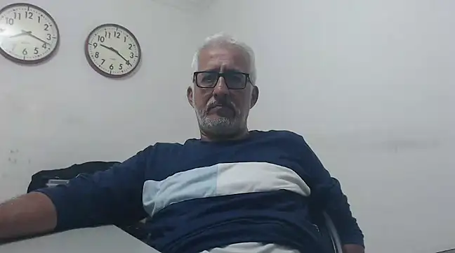 Snapshot of cenizo10124 chatting on February 23, 2025, 2:18 am cenizo10124 online show from February 23, 2025, 2:18 am