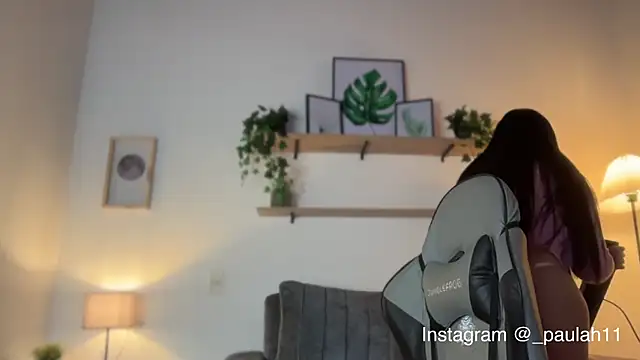 Snapshot of Paulah_x chatting on November 13, 2025, 8:08 pm Paulah x online show from November 13, 2025, 8:08 pm