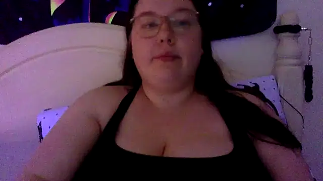 Snapshot of Sexycurvyemilyy chatting on September 11, 2025, 10:21 pm Sexycurvyemilyy online show from September 11, 2025, 10:21 pm