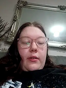 Snapshot of Sexycurvyemilyy chatting on November 20, 2025, 6:40 pm Sexycurvyemilyy online show from November 20, 2025, 6:40 pm