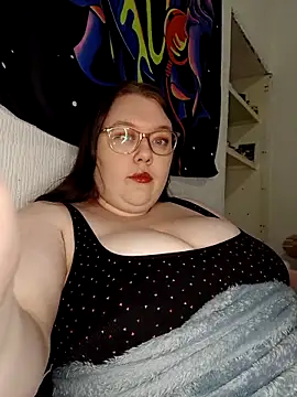 Snapshot of Sexycurvyemilyy chatting on February 27, 2026, 9:37 pm Sexycurvyemilyy online show from February 27, 2026, 9:37 pm