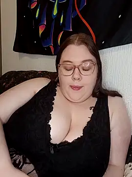 Snapshot of Sexycurvyemilyy chatting on March 24, 2026, 10:04 pm Sexycurvyemilyy online show from March 24, 2026, 10:04 pm