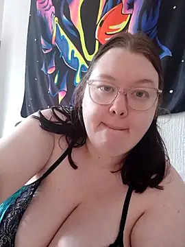 Snapshot of Sexycurvyemilyy chatting on April 13, 2026, 3:50 pm Sexycurvyemilyy online show from April 13, 2026, 3:50 pm