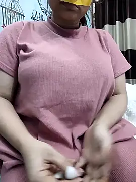 Sexybomb33 online show from December 7, 2024, 7:21 pm