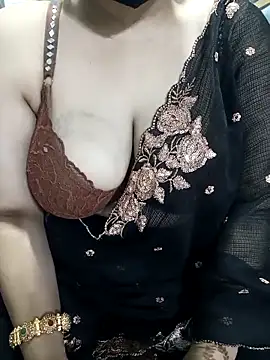 Sexybomb33 online show from February 14, 2025, 6:29 pm