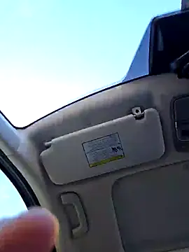 Snapshot of SkyelarSommer chatting on February 6, 2026, 3:48 pm SkyelarSommer online show from February 6, 2026, 3:48 pm