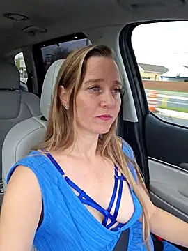 Snapshot of SkyelarSommer chatting on March 9, 2026, 1:48 pm SkyelarSommer online show from March 9, 2026, 1:48 pm